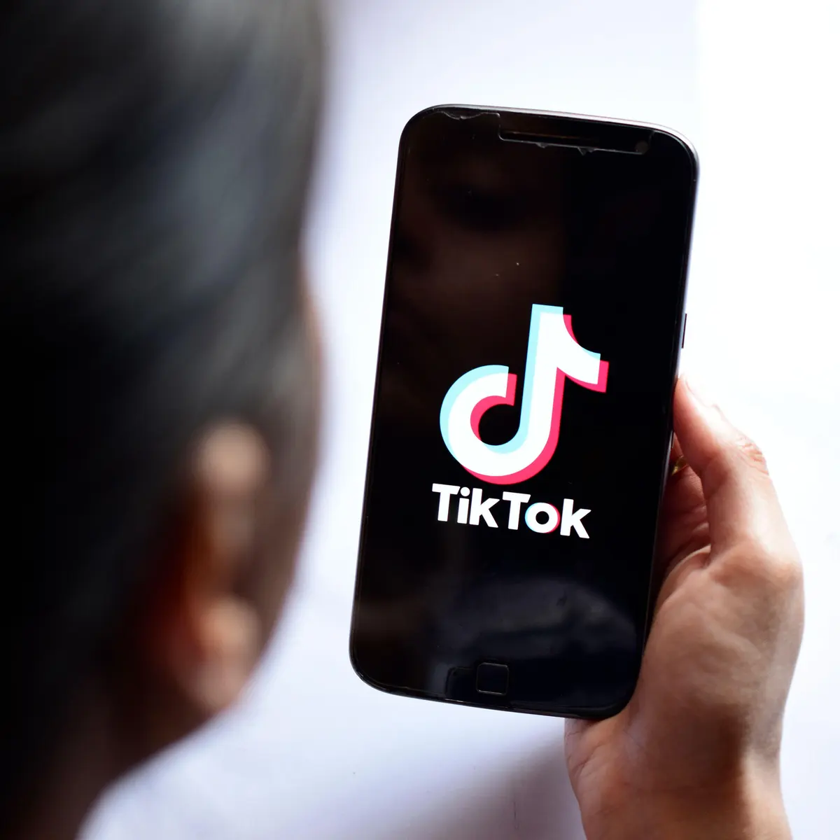 Miratohet projektligji që mund ta bllokojë TikTok-un në Amerikë