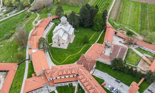 I ndalohet vizita në Manastirin e Deçanit, Petar Petkoviqit