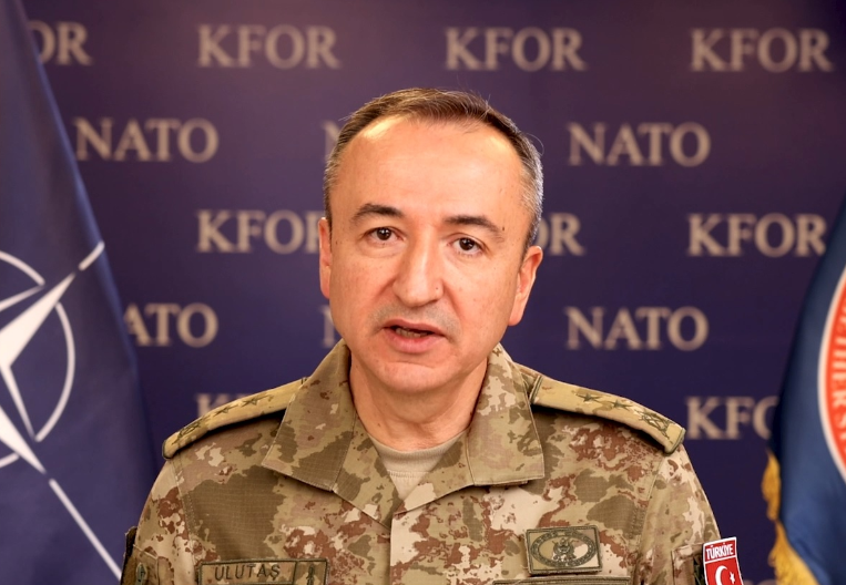 Gjenerali Ulutash nga selia e NATO-s: Vetëm zgjidhje politike mes Kosovës e Serbisë, ne mbështesim dialogun