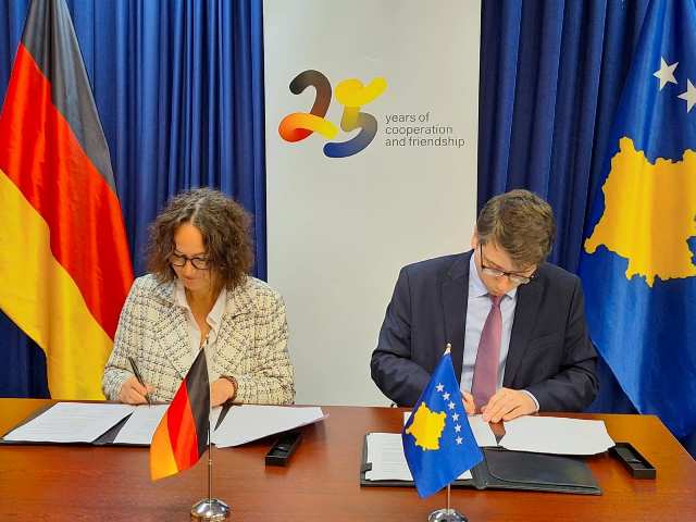 Kosova dhe Gjermania vulosin marrëveshjen: 90 milionë euro për punësim, energji dhe integrim