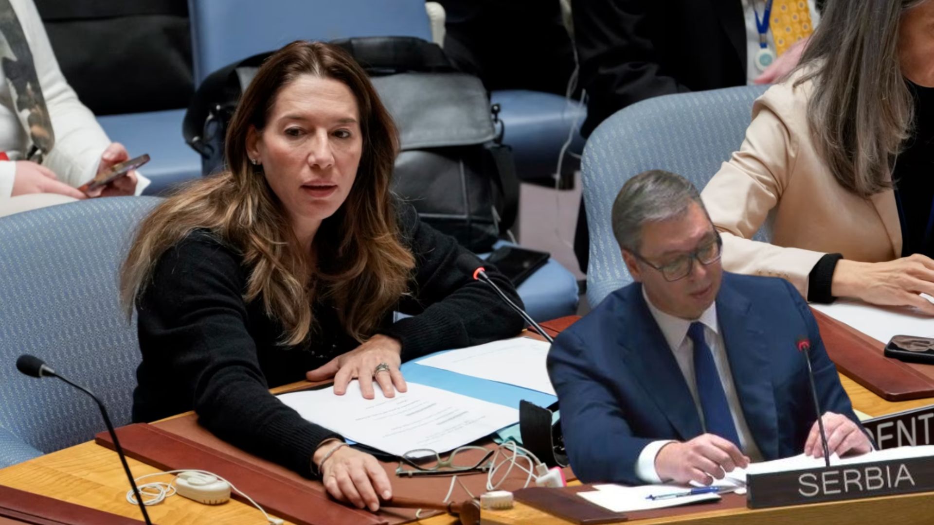 Kush është Vanessa Fraser, gruaja që e “heshti” Vuçiqin në seancën e Këshillit të Sigurimit