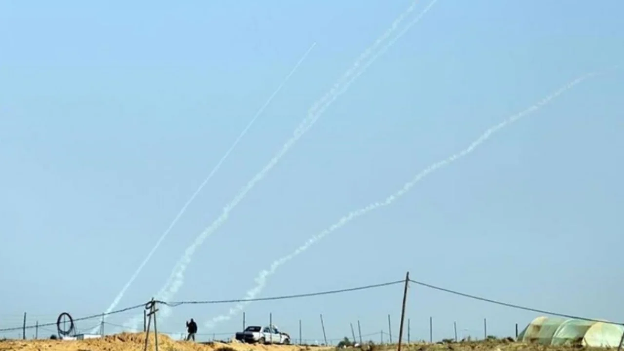 Përshkallëzohen tensionet, Hezbollahu lëshon dhjetëra raketa në bazën e ushtrisë izraelite